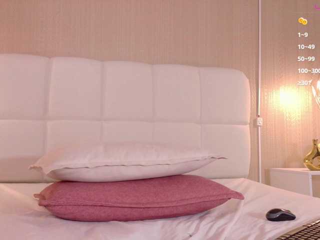 Mia-Starr live cam on BongaCams