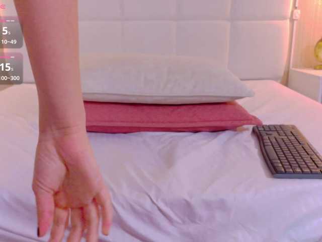 Mia-Starr live cam on BongaCams