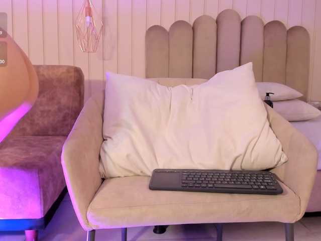 Mia-Starr live cam on BongaCams