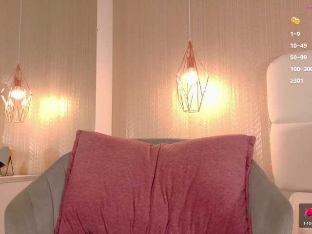 Mia-Starr live cam on BongaCams
