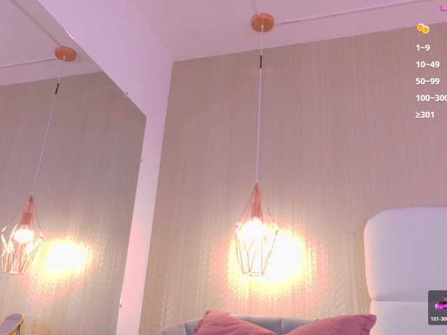 Mia-Starr live cam on BongaCams