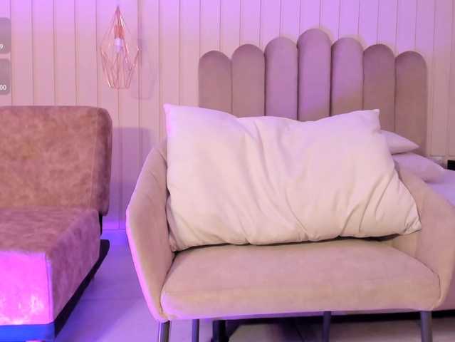 Mia-Starr live cam on BongaCams
