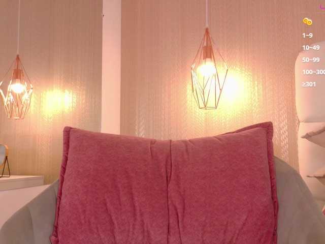 Mia-Starr live cam on BongaCams