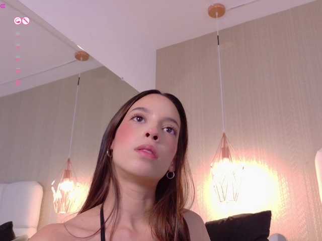 Mia-Starr live cam on BongaCams
