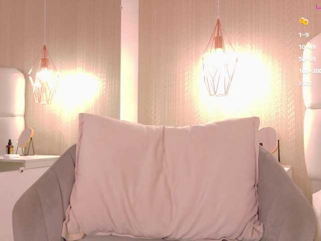 Mia-Starr live cam on BongaCams