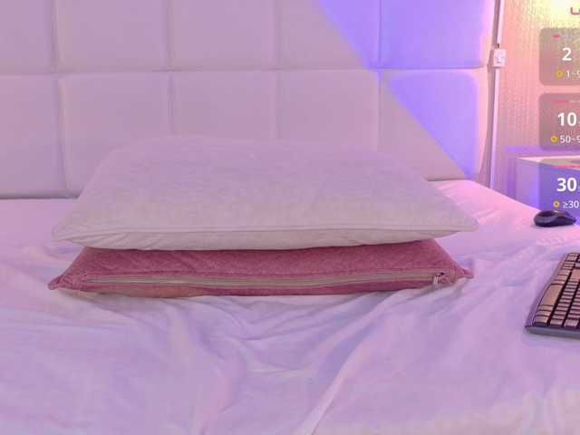 Mia-Starr live cam on BongaCams