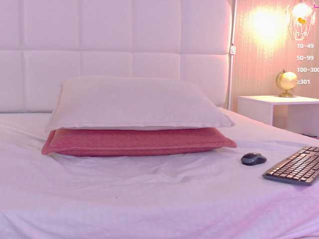 Mia-Starr live cam on BongaCams