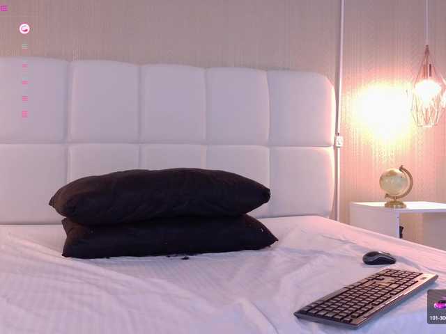 Mia-Starr live cam on BongaCams