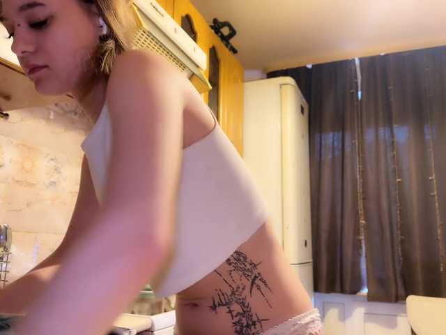 le modèle CutieKitty6 est en webcam porno dans un show sur le site bongacams, il possède les tags suivants: White/Caucasian,Brunette,Shaved