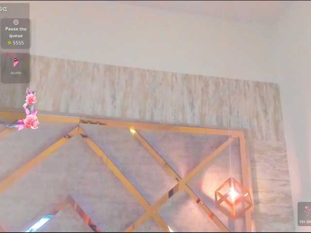 AngeRouse, en directo ahora en BongaCams