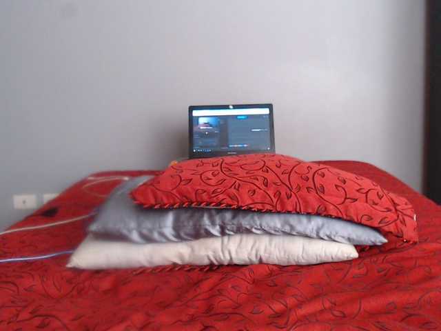 SaraCirce live cam on BongaCams