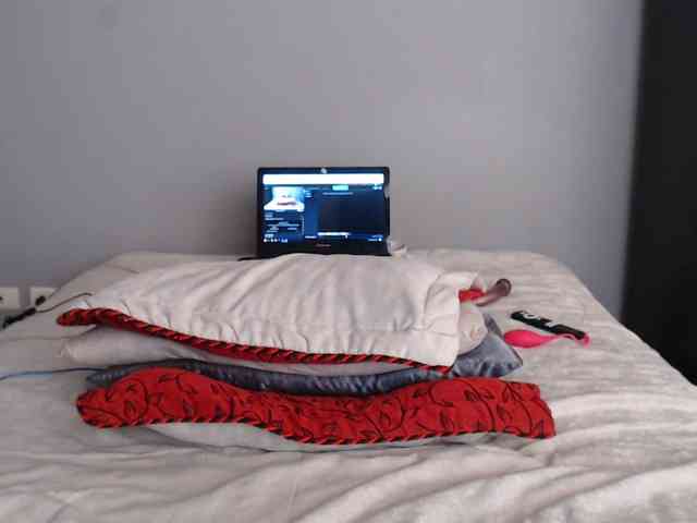 SaraCirce webcam
