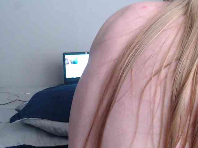 SaraCirce webcam
