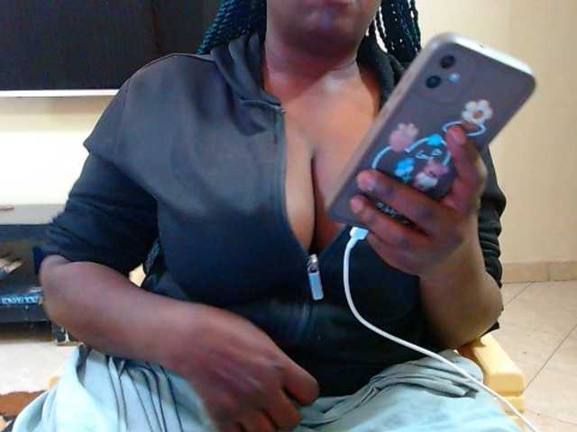 Dalia70 live cam on BongaCams