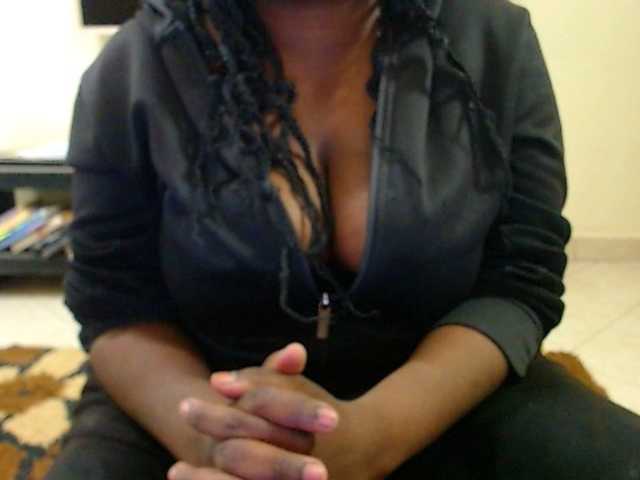 Dalia70 live cam on BongaCams