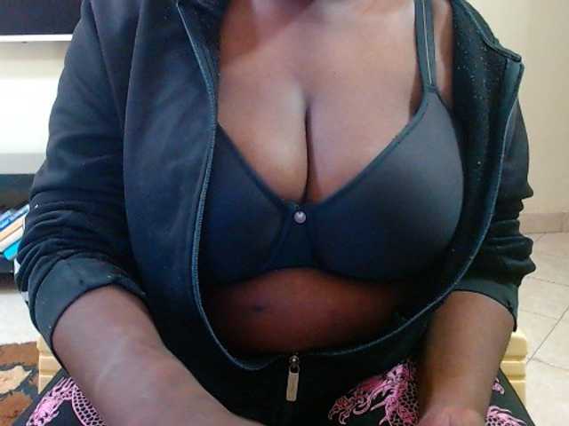 Dalia70 live cam on BongaCams