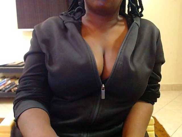 Dalia70 live cam on BongaCams