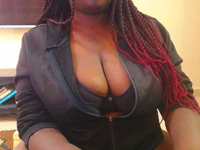 Dalia70 live cam on BongaCams