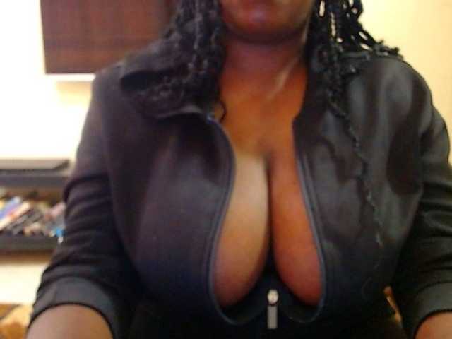 Dalia70's BongaCams show and profile