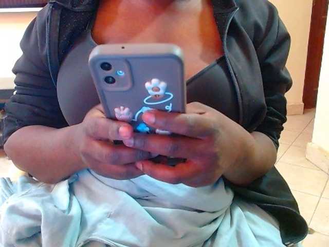 Dalia70 — live female cam