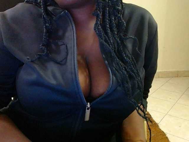 Dalia70 live cam on BongaCams