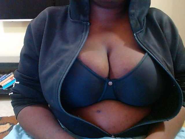 Dalia70 live cam on BongaCams