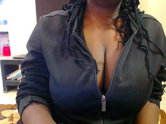 Dalia70 live cam on BongaCams