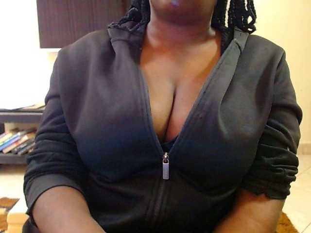Dalia70 live cam on BongaCams
