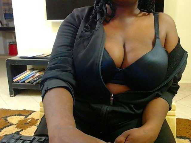Dalia70 live cam on BongaCams