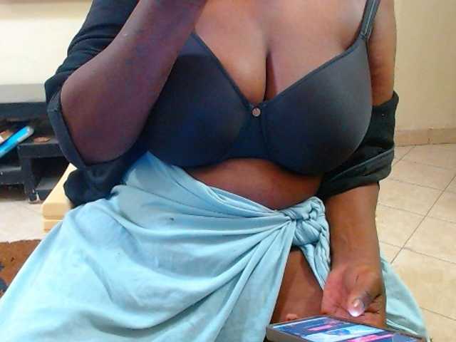 Dalia70 live cam on BongaCams