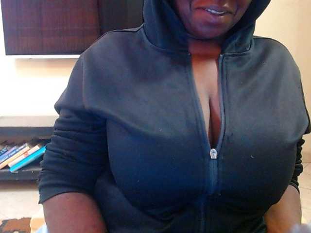 Dalia70 live cam on BongaCams
