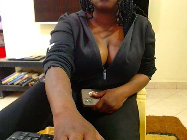 Dalia70 live cam on BongaCams