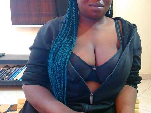 Dalia70 live cam on BongaCams
