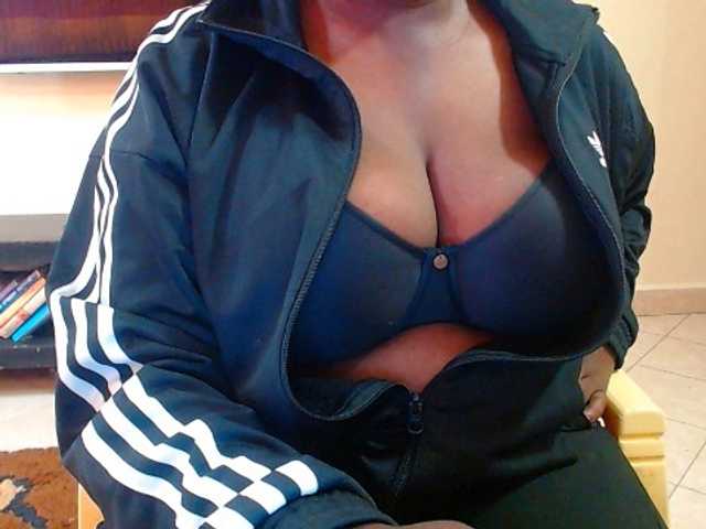 Dalia70 live cam on BongaCams