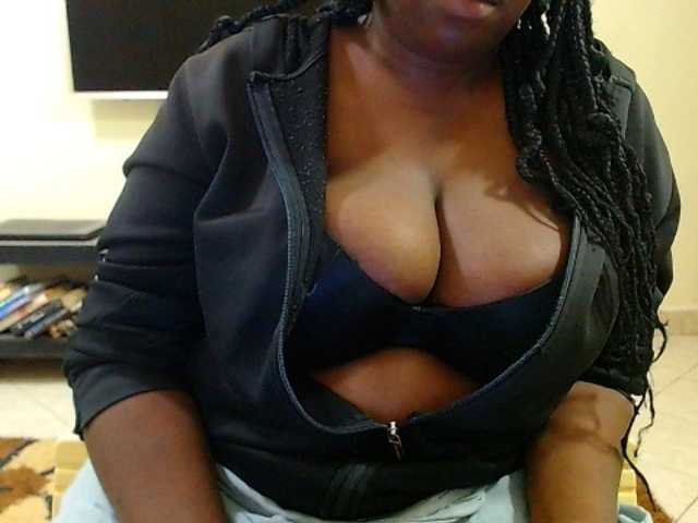 Dalia70 live cam on BongaCams