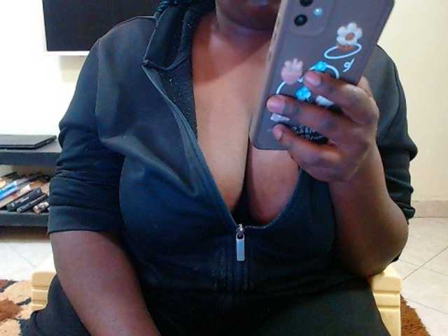 Dalia70 live cam on BongaCams