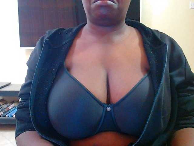 Dalia70 live cam on BongaCams