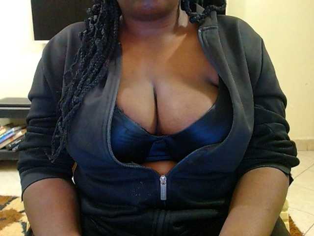 Dalia70 live cam on BongaCams