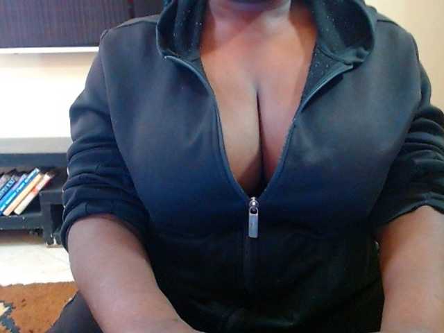 Dalia70 live webcam show