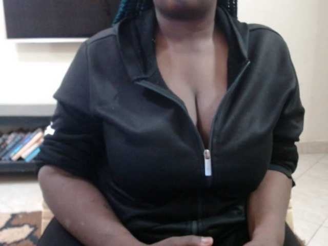 Dalia70 live cam on BongaCams