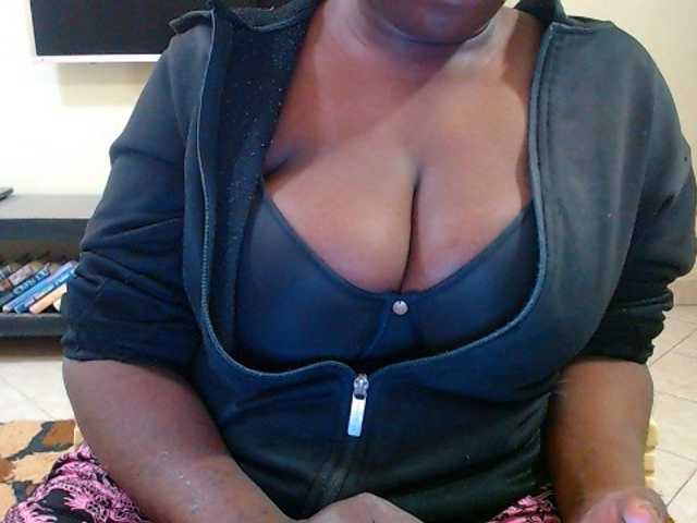 Dalia70 live cam on BongaCams