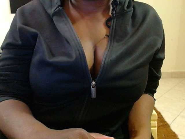 Dalia70 live cam on BongaCams