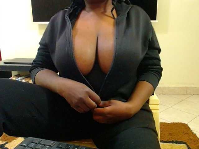 Dalia70 live cam on BongaCams