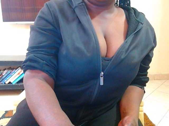 Dalia70 live cam on BongaCams
