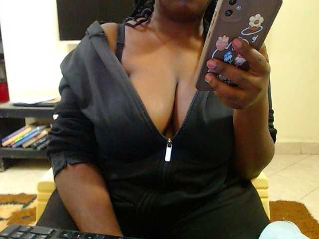 Dalia70 live cam on BongaCams