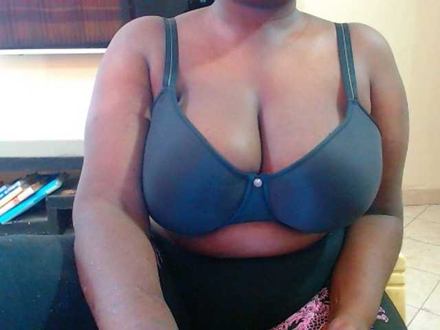Dalia70 live cam on BongaCams