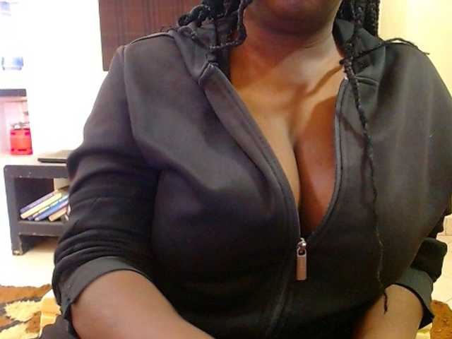 Dalia70 live cam on BongaCams