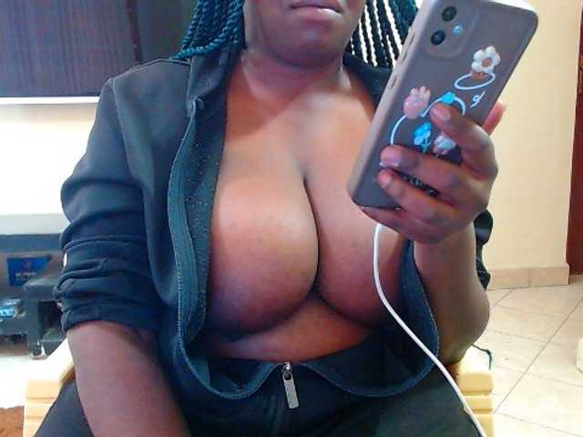 Dalia70 live cam on BongaCams