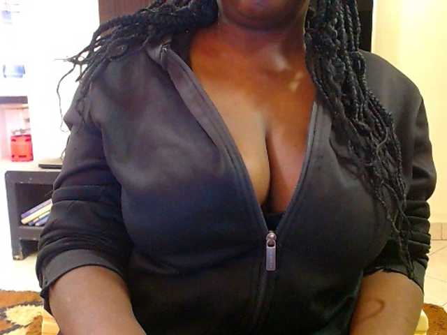 Dalia70 live cam on BongaCams