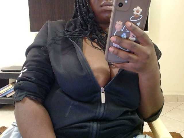 Dalia70 live cam on BongaCams